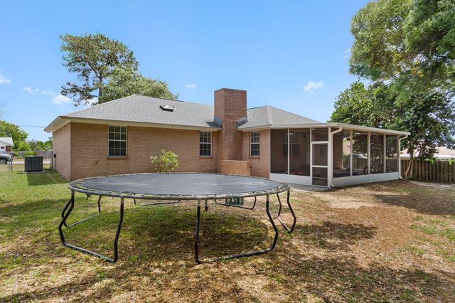 193 Villacrest Drive, Crestview, FL 32536