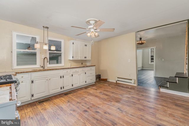 60 W MAIN STREET, New Kingstown, PA 17072