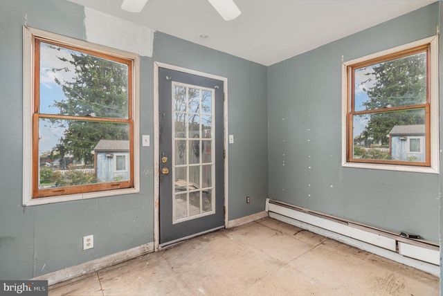 60 W MAIN STREET, New Kingstown, PA 17072