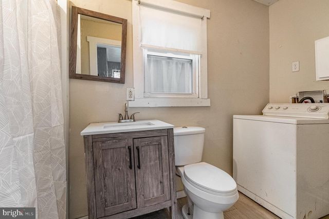 60 W MAIN STREET, New Kingstown, PA 17072