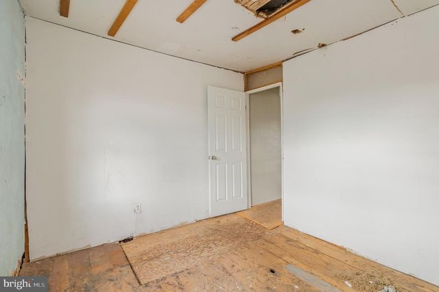 60 W MAIN STREET, New Kingstown, PA 17072