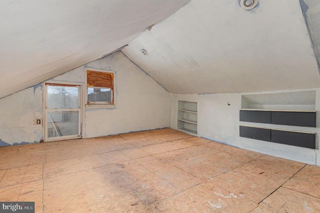 60 W MAIN STREET, New Kingstown, PA 17072