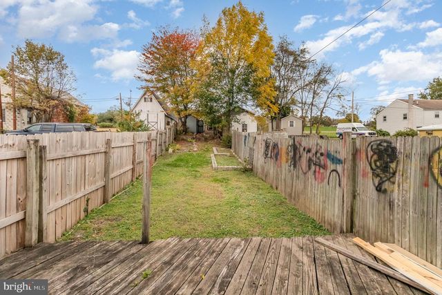 60 W MAIN STREET, New Kingstown, PA 17072
