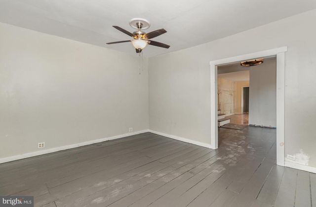 60 W MAIN STREET, New Kingstown, PA 17072