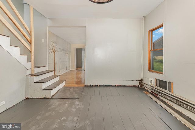 60 W MAIN STREET, New Kingstown, PA 17072