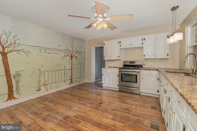 60 W MAIN STREET, New Kingstown, PA 17072