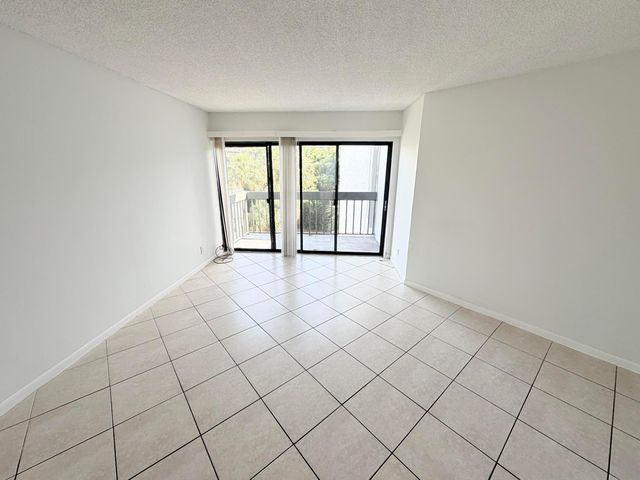 1950 N Congress Avenue 404, West Palm Beach, FL 33401
