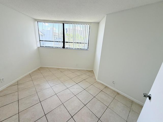 1950 N Congress Avenue 404, West Palm Beach, FL 33401