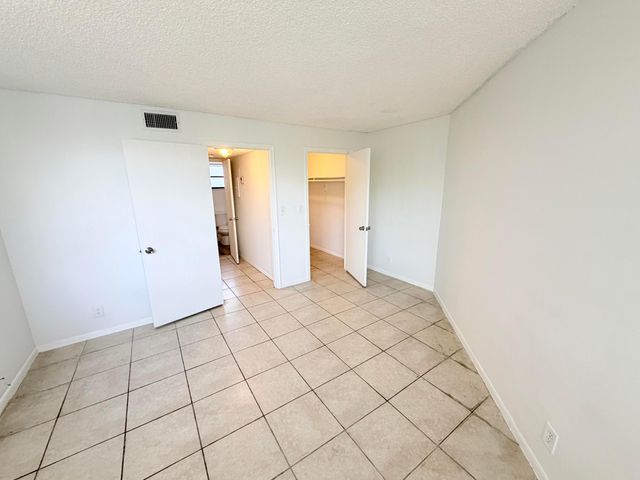 1950 N Congress Avenue 404, West Palm Beach, FL 33401