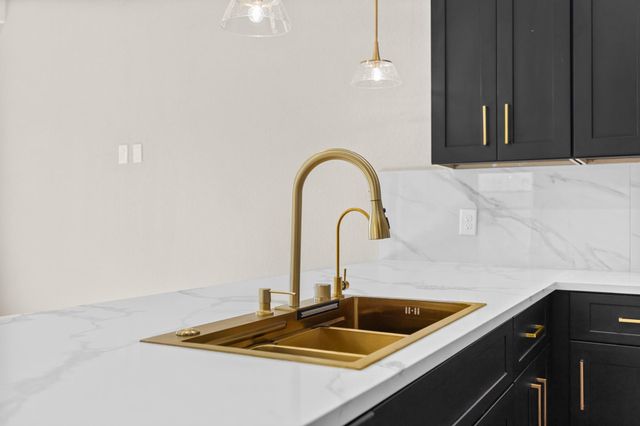 4206 Kewanee Street AB, Houston, TX 77051