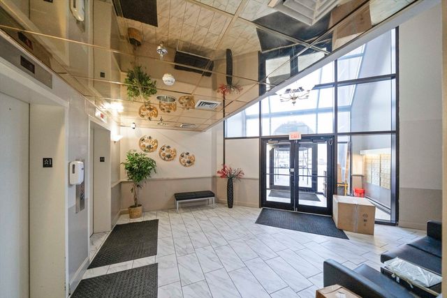 90 Quincy Shore Dr 108, Quincy, MA 02171