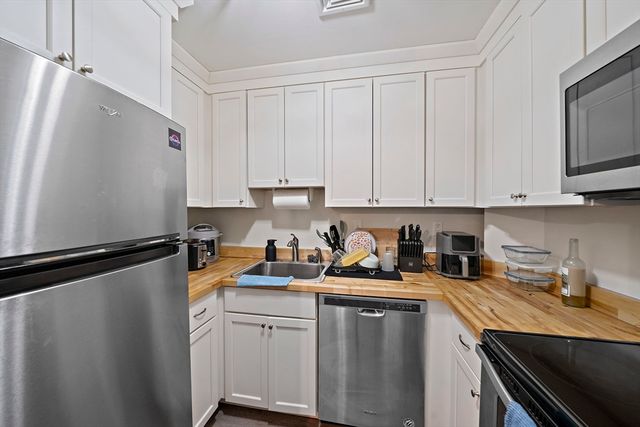 90 Quincy Shore Dr 108, Quincy, MA 02171