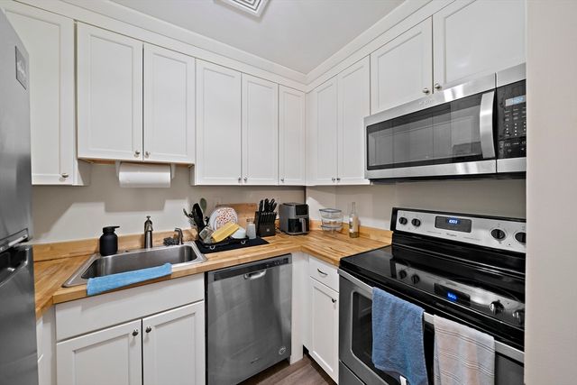 90 Quincy Shore Dr 108, Quincy, MA 02171