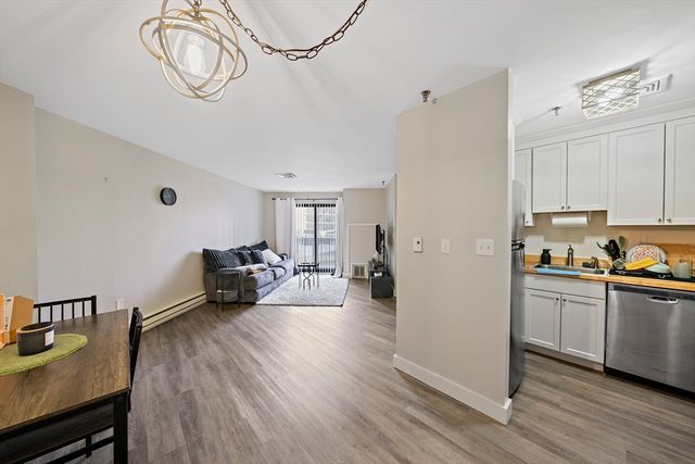 90 Quincy Shore Dr 108, Quincy, MA 02171