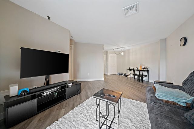 90 Quincy Shore Dr 108, Quincy, MA 02171