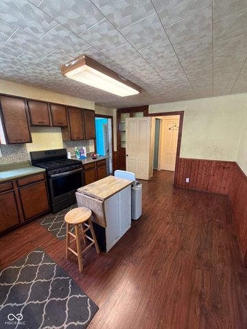 2522 N B Street, Elwood, IN 46036