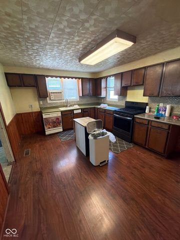 2522 N B Street, Elwood, IN 46036