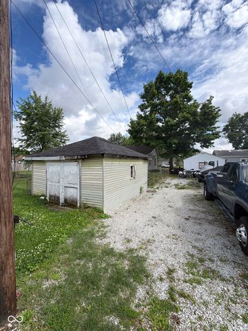 2522 N B Street, Elwood, IN 46036