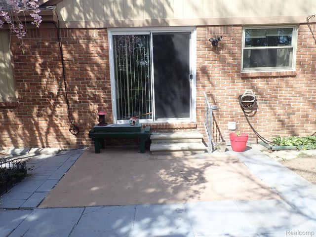 46980 COUNTRY Lane 8, Macomb, MI 48044