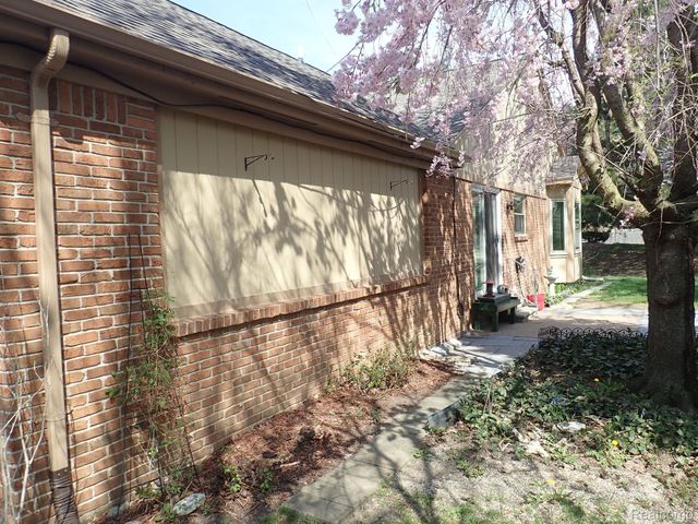 46980 COUNTRY Lane 8, Macomb, MI 48044