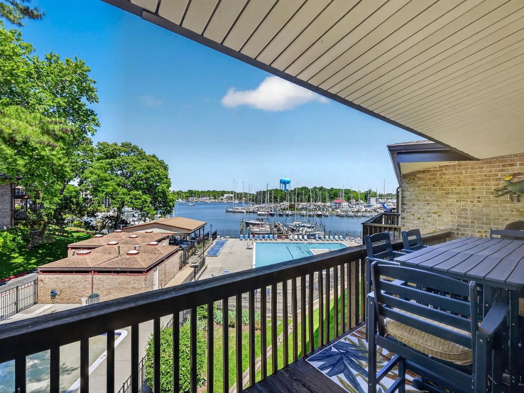 Image 2 of property listing at 774 FAIRVIEW AVE #F, Annapolis, MD 21403