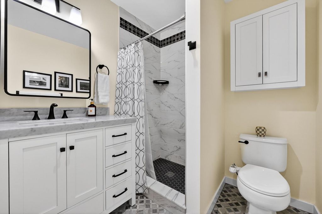 Image 12 of property listing at 774 FAIRVIEW AVE #F, Annapolis, MD 21403
