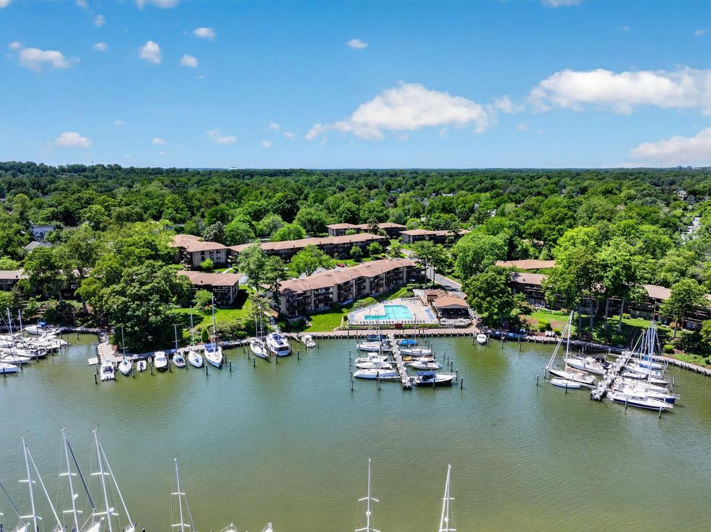 Image 17 of property listing at 774 FAIRVIEW AVE #F, Annapolis, MD 21403