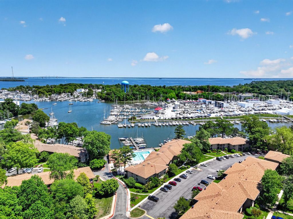 Image 20 of property listing at 774 FAIRVIEW AVE #F, Annapolis, MD 21403