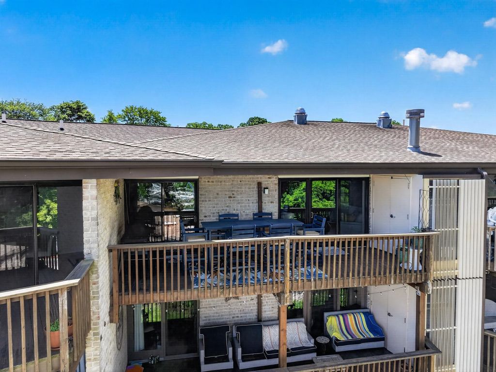 Image 7 of property listing at 774 FAIRVIEW AVE #F, Annapolis, MD 21403