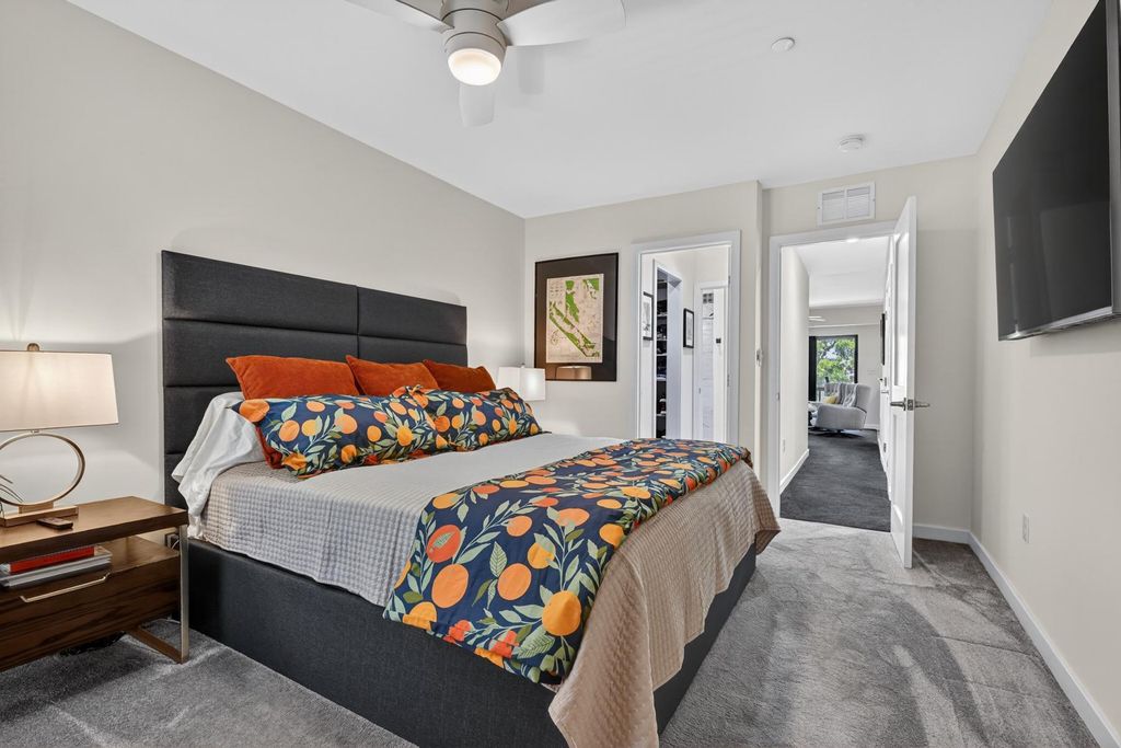 Image 10 of property listing at 774 FAIRVIEW AVE #F, Annapolis, MD 21403