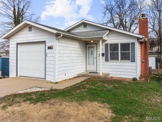 207 Hoener Avenue, Waterloo, IL 62298