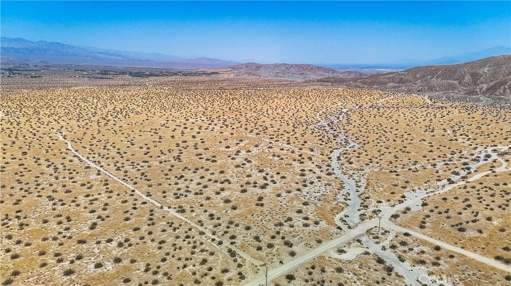 Image 7 of property listing at 23 Ford Avenue, Desert Hot Springs, CA 92241