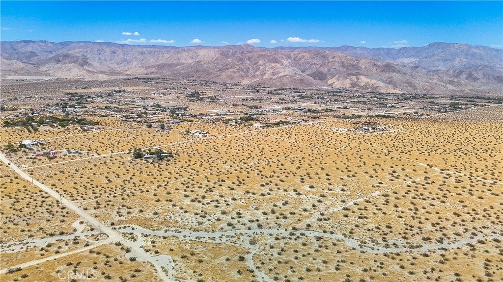 Image 9 of property listing at 23 Ford Avenue, Desert Hot Springs, CA 92241