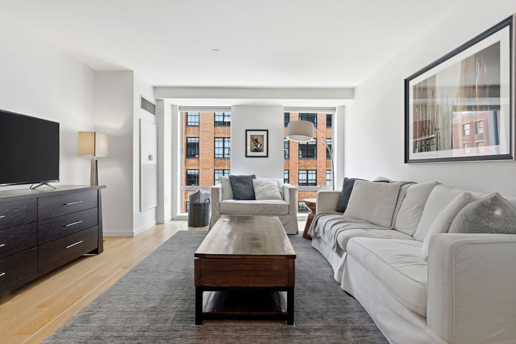 80 Broad St 602, Boston, MA 02110