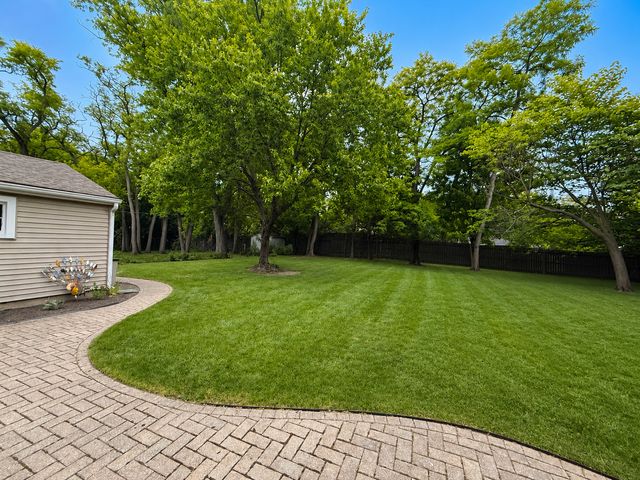 739 S Cook Street, Barrington, IL 60010