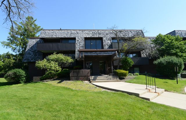523 Timber Ridge Drive 204, Carol Stream, IL 60188