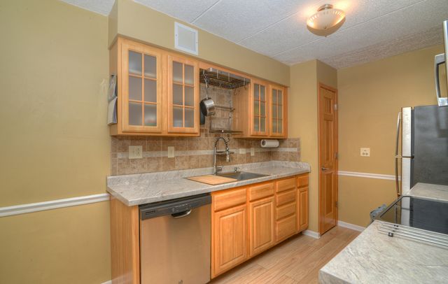 523 Timber Ridge Drive 204, Carol Stream, IL 60188