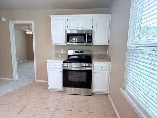 29 Cheryl Circle, Bentonville, AR 72712