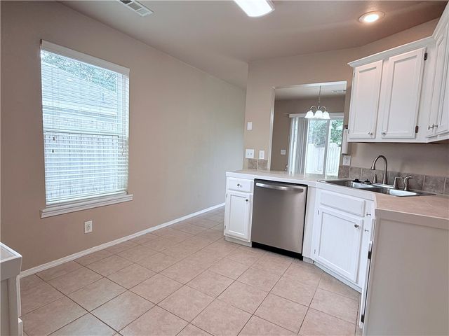 29 Cheryl Circle, Bentonville, AR 72712