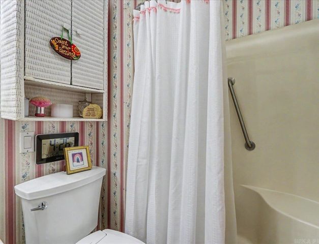 1 Lerida Lane, Hot Springs Village, AR 71909
