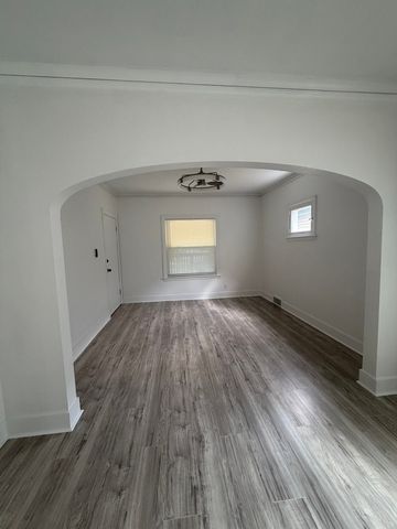 1033 Lathrop Avenue 1, Forest Park, IL 60130