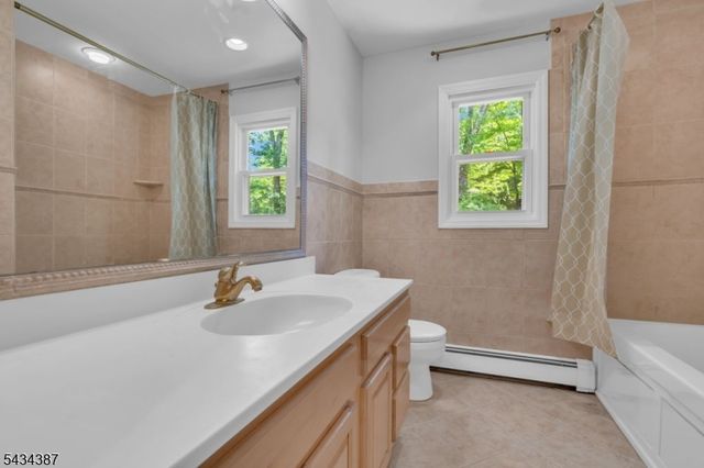132 Rolling Ridge Rd, West Milford Twp., NJ 07480