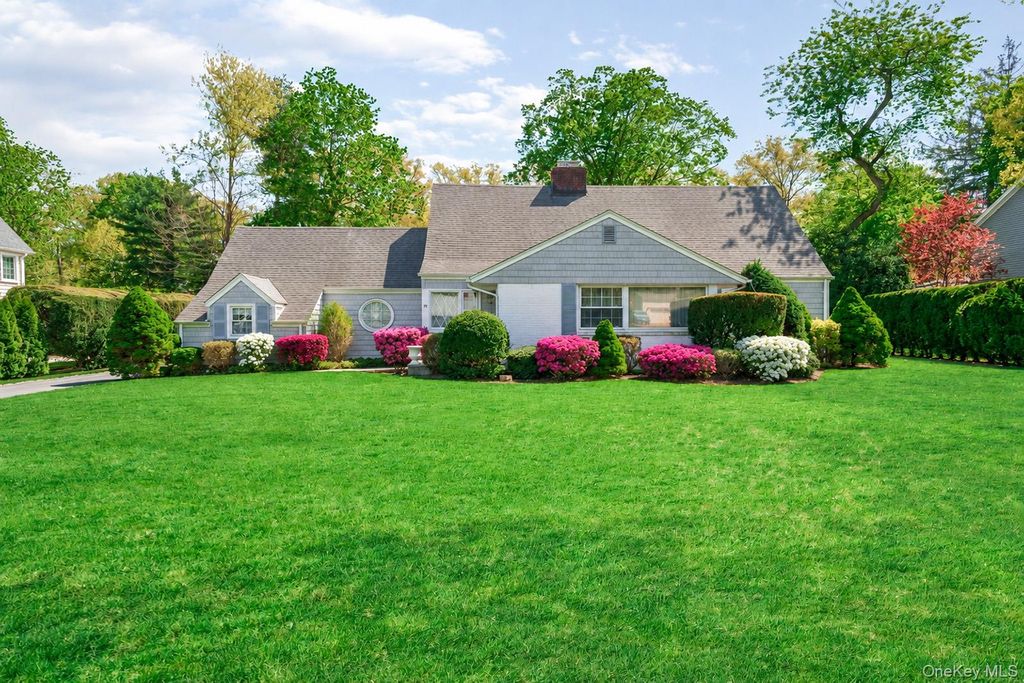 88 Brook Street, Garden City, NY 11530 — exterior