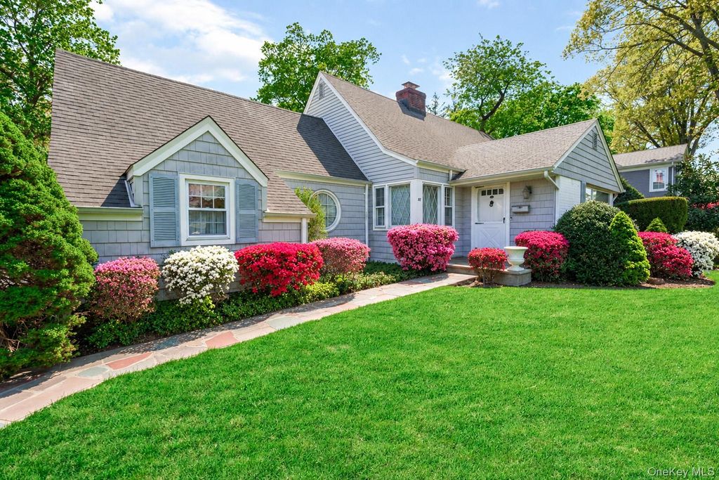 88 Brook Street, Garden City, NY 11530 — photo 2
