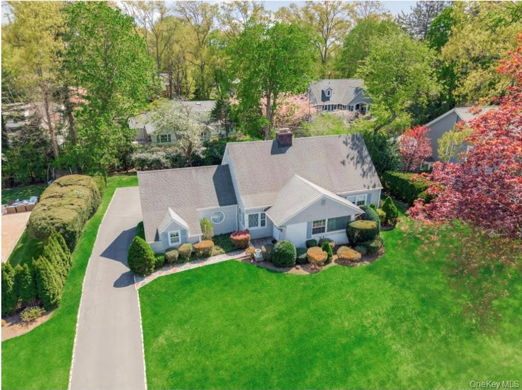 88 Brook Street, Garden City, NY 11530 — photo 5