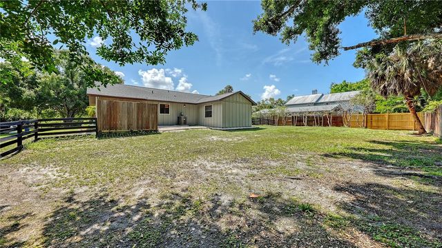 4842 NUTMEG AVENUE, Sarasota, FL 34231