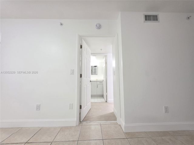 2620 S University Drive 111, Davie, FL 33328