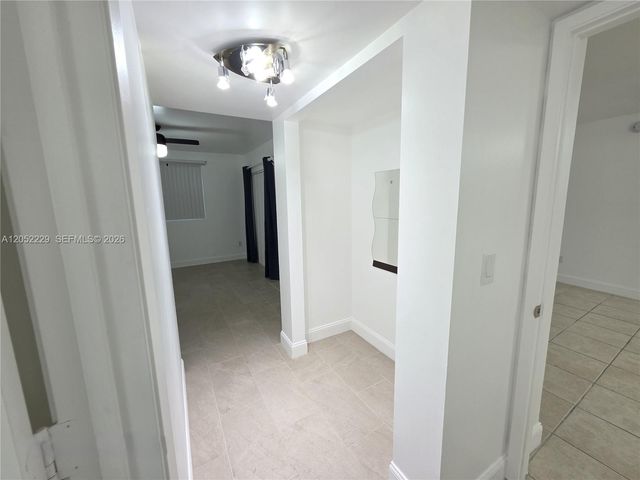 2620 S University Drive 111, Davie, FL 33328
