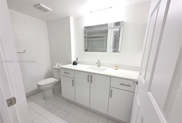 2620 S University Drive 111, Davie, FL 33328