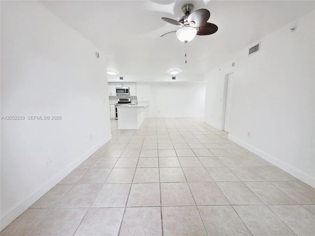 2620 S University Drive 111, Davie, FL 33328